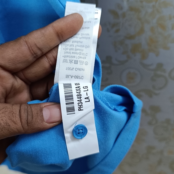 Lacoste - Picture 4 of 8